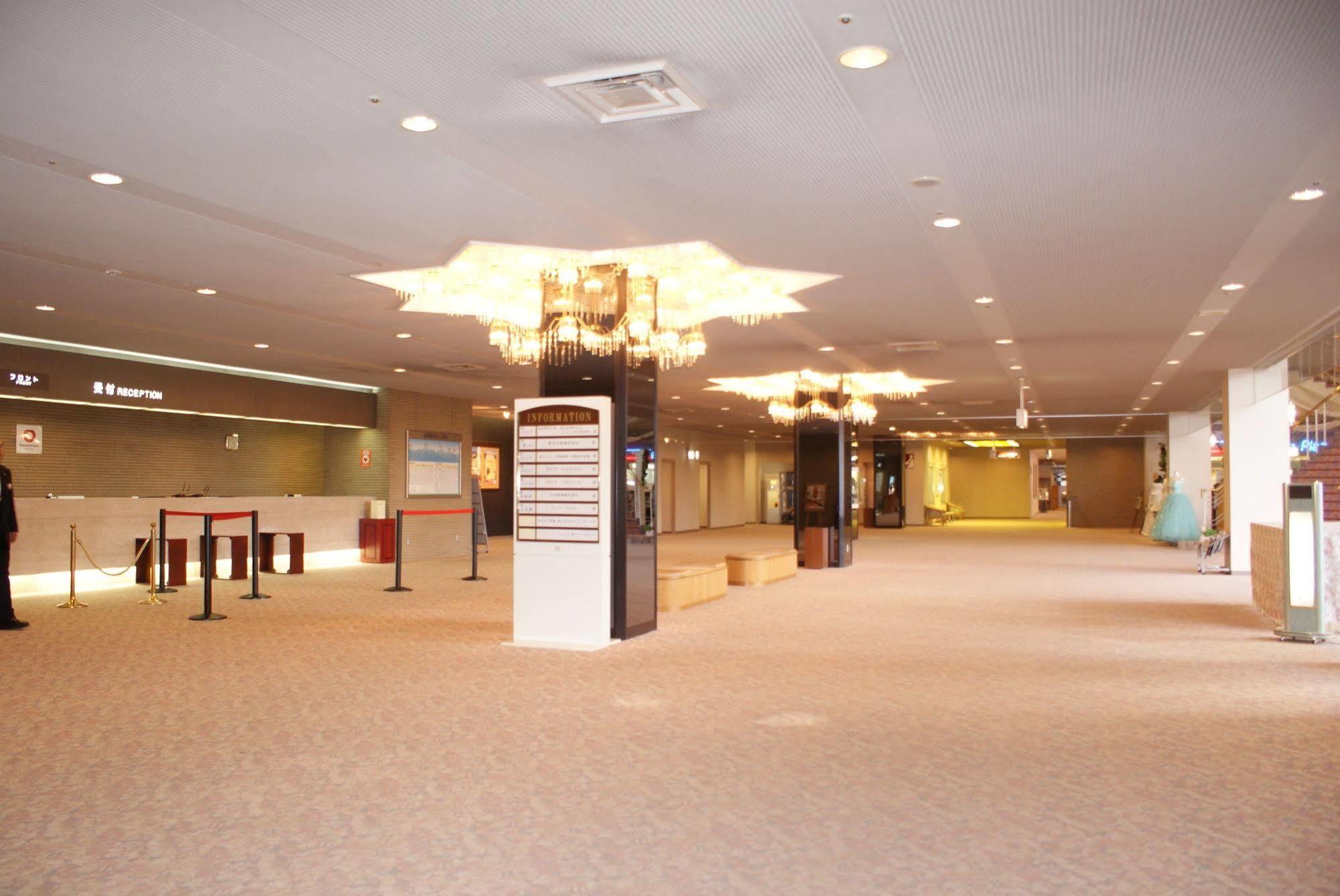 Royal Hotel ناسو المظهر الخارجي الصورة