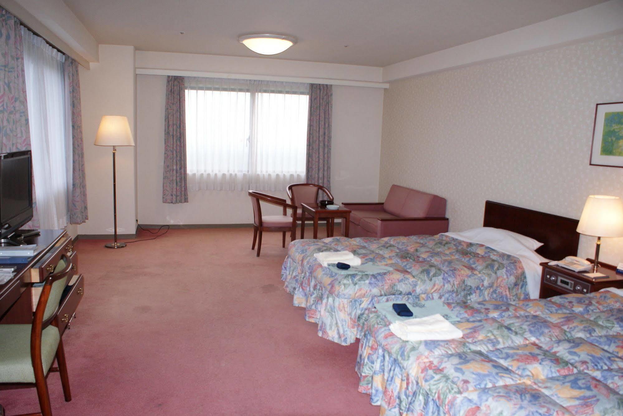 Royal Hotel ناسو المظهر الخارجي الصورة