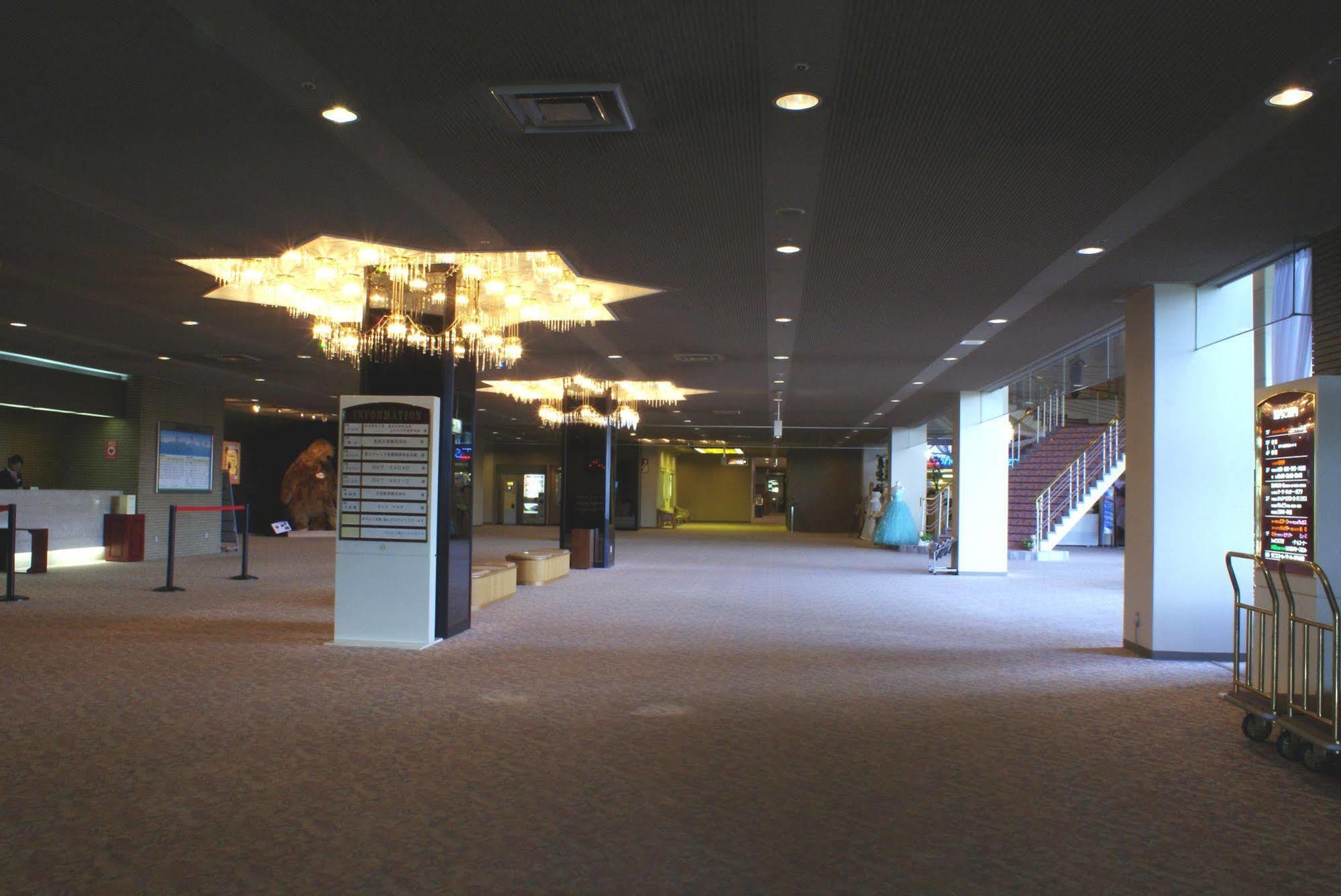 Royal Hotel ناسو المظهر الخارجي الصورة